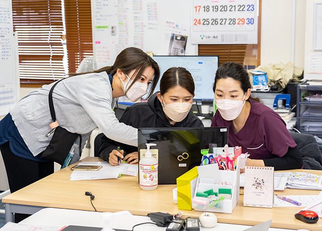 訪問看護ステーション1日の流れ